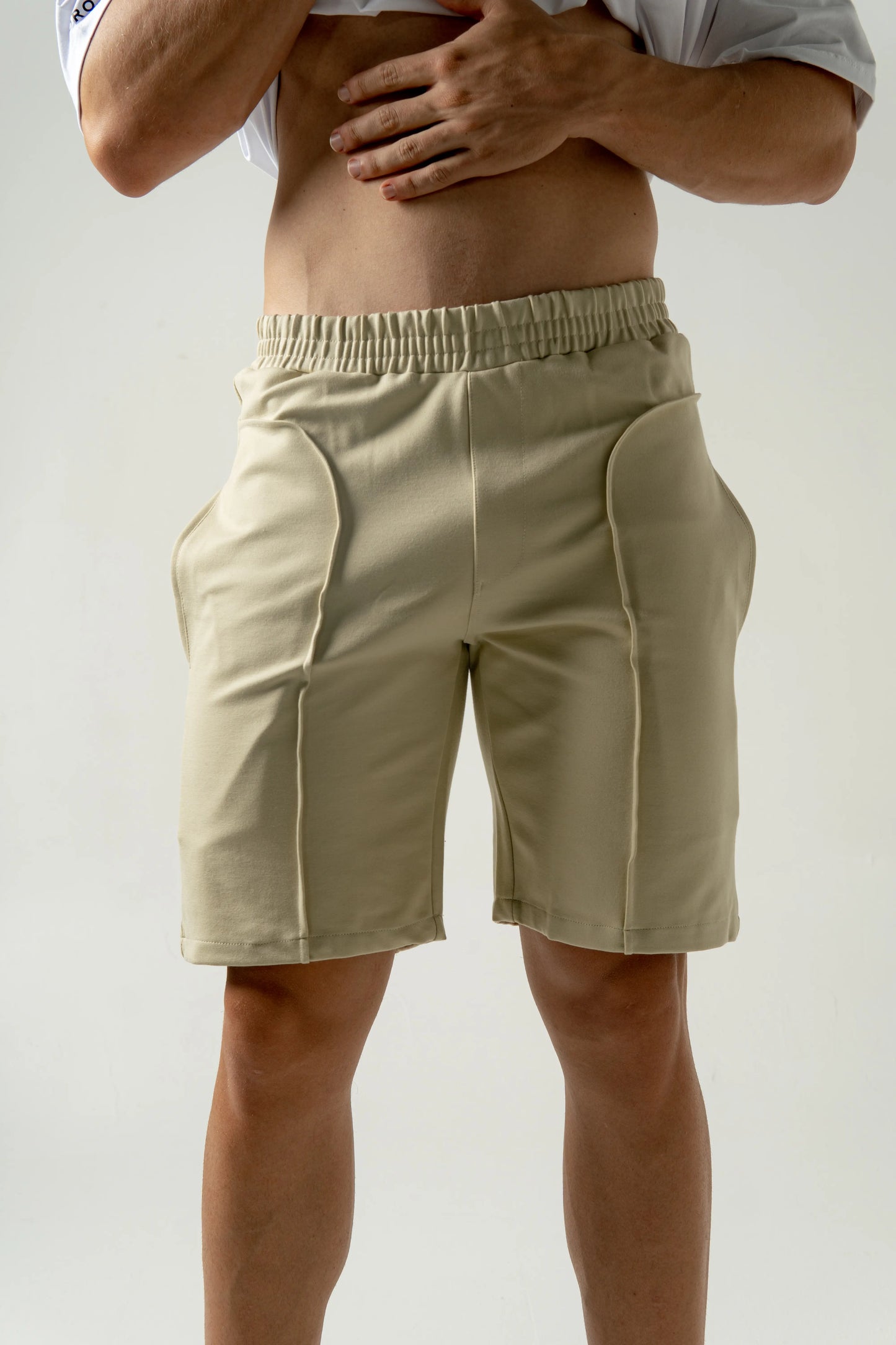 AQUILA SHORT